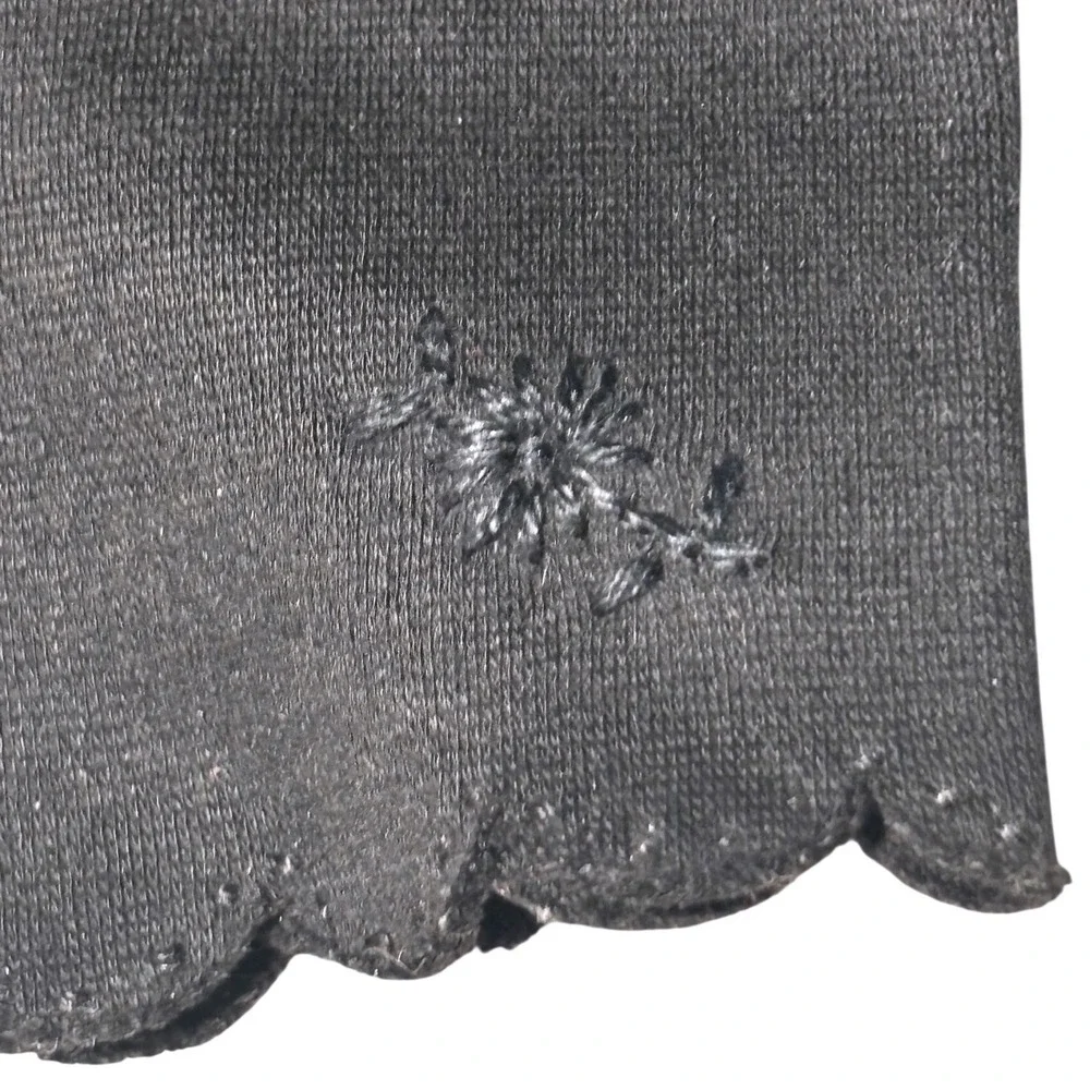 VTG Gloves Black Floral Embroidered Scalloped Wrist Length Accessory